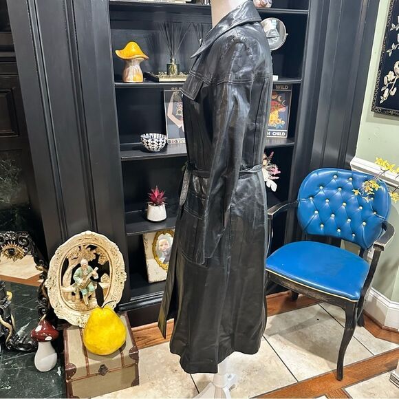 Berry’s on Main Columbia SC Boutique Vintage Leather Trench Coat - Picture 8 of 14